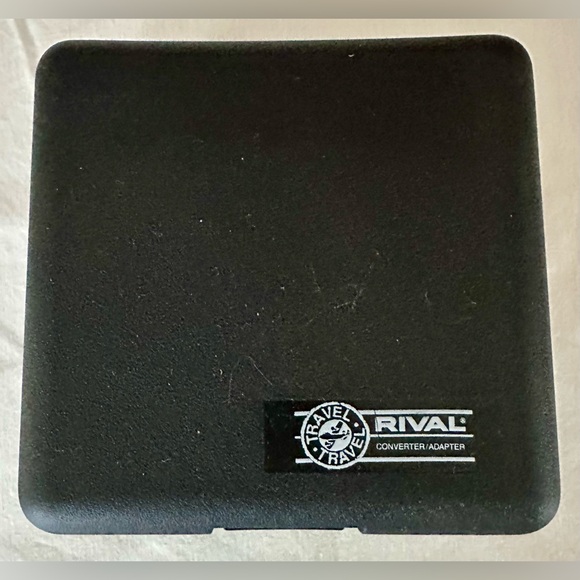 Rival Travel Electrical Voltage Converter Dual Adapter Plug Set in Card Case - Picture 6 of 7